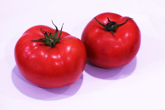 两只番茄
