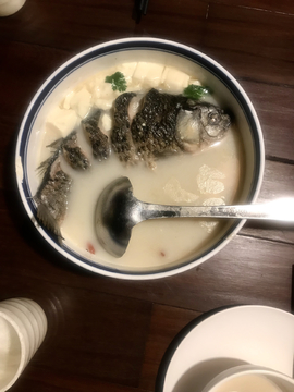 鱼头豆腐汤