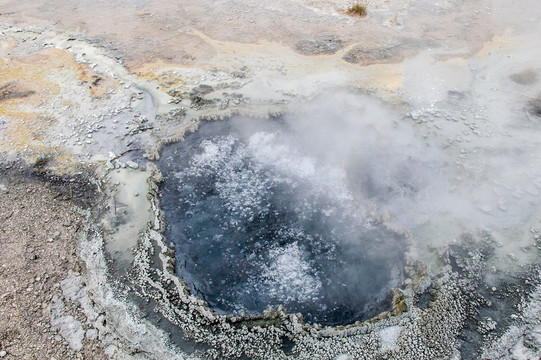 火山温泉泉眼