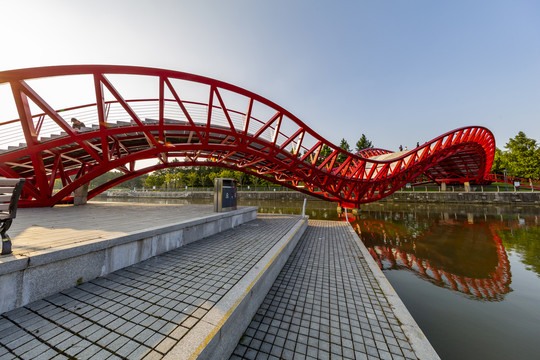 上海华翔绿地公园铁桥