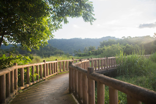 山间栈道