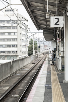 日本列车车站站台