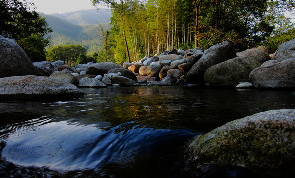 山间小溪