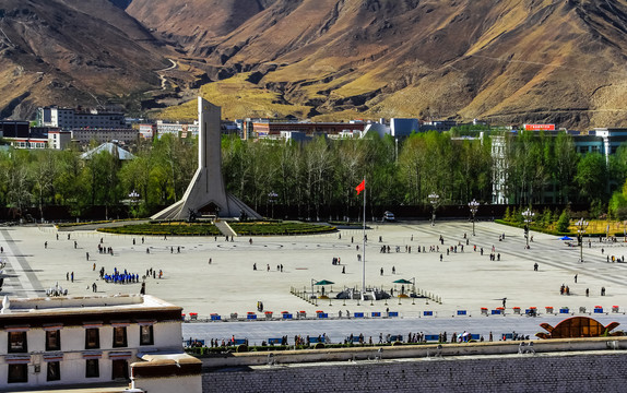 西藏和平解放纪念广场