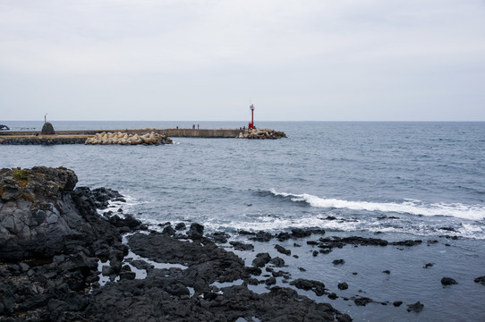 济州岛海边的灯塔