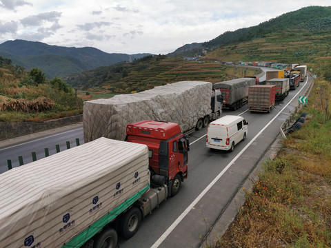 高速公路堵车