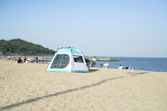 沙滩上的帐篷