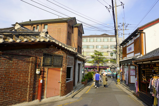 韩国北村韩屋村的街道街景