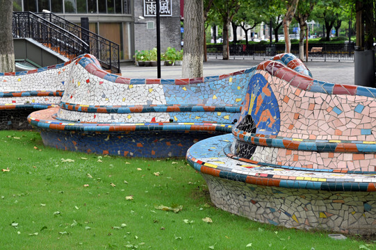 城市公园拼花陶瓷长椅