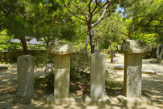 韩国民俗村里的石碑及碑刻