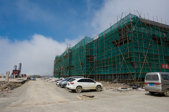 建设中的巫山机场配套建筑