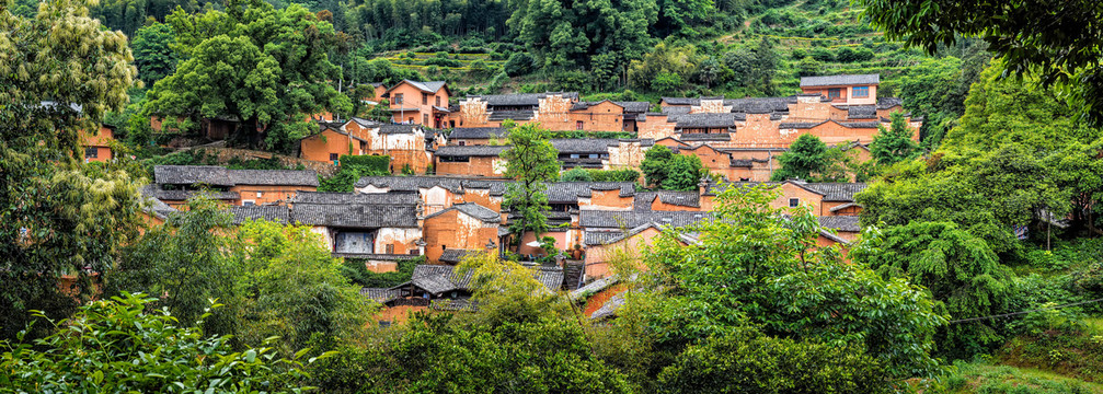 丽水松阳红泥古村杨家堂全景