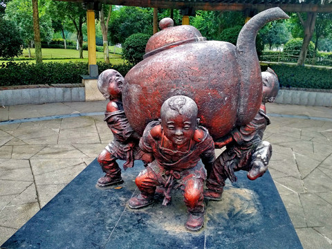 童子抬茶壶雕塑