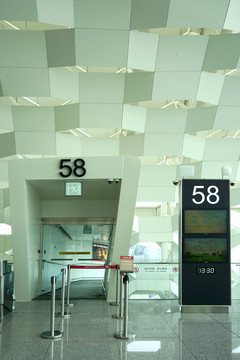 深圳机场候机楼登机口及检票柜台