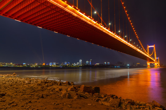 武汉鹦鹉洲长江大桥夜景风光