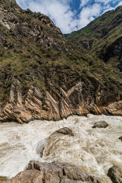 云南香格里拉虎跳峡