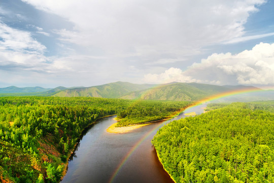 山林河湾秋景