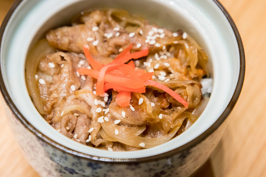 牛肉盖浇饭定食