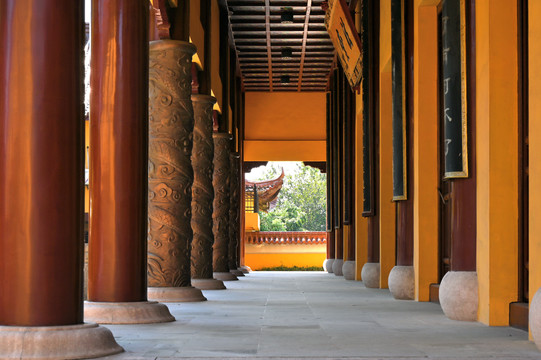 寺庙走廊