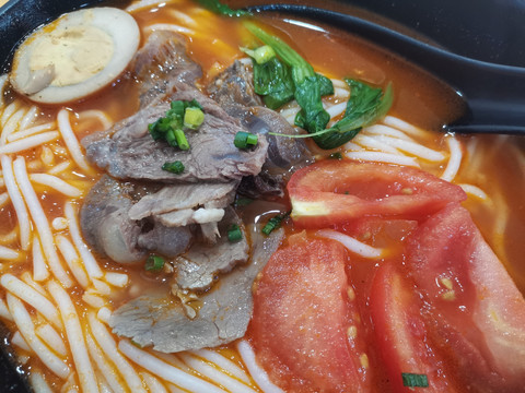 番茄鸡蛋牛肉米粉