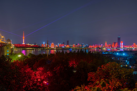 湖北武汉两江四岸灯光秀夜景风光