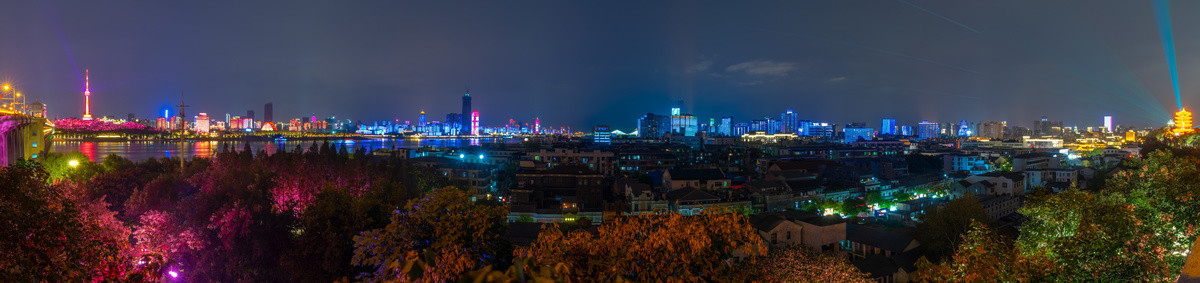 湖北武汉两江四岸灯光秀夜景风光