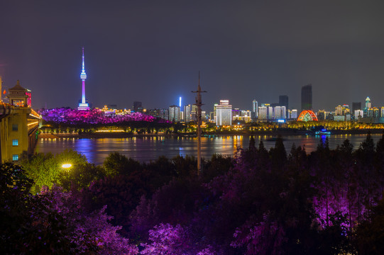 湖北武汉两江四岸灯光秀夜景风光