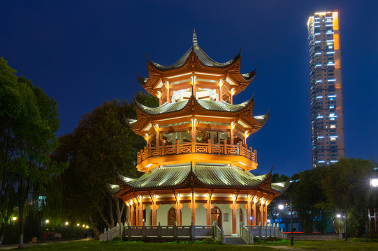 湖北武汉两江四岸灯光秀夜景风光