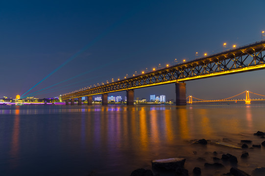 湖北武汉两江四岸灯光秀夜景风光