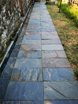青石板路