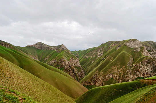 昆仑山峡谷