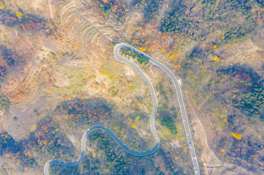 航拍济南七星台盘山公路