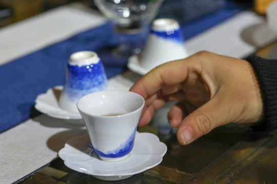 蓝色的茶具