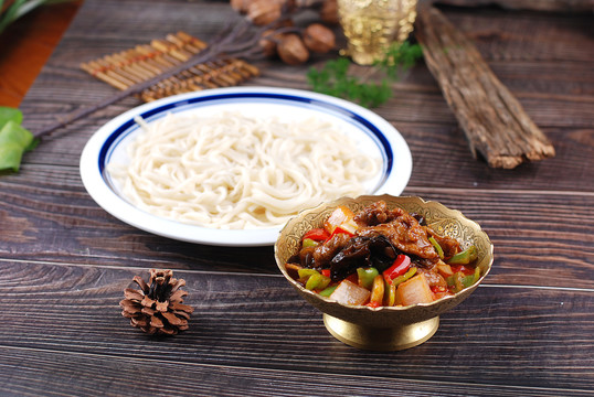 过油肉拌面