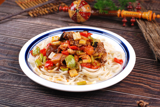 过油肉拌面
