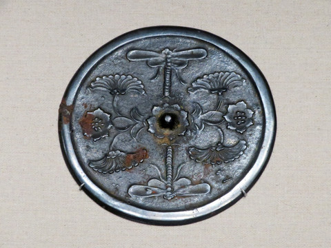 五代蜻蜓纹铜镜