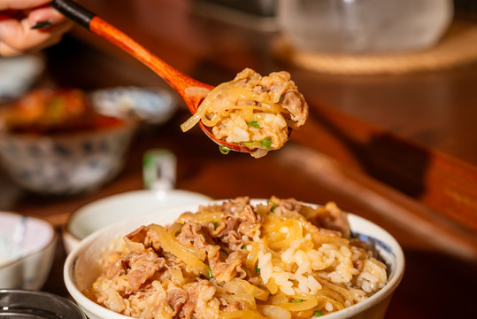 日式牛丼饭