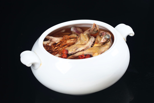 虫草花炖鹧鸪汤