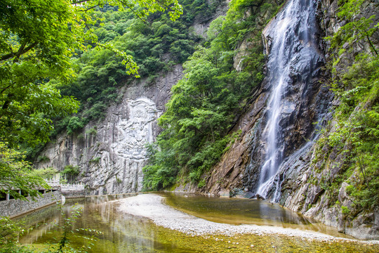 太白山国家森林公园莲花峰瀑布