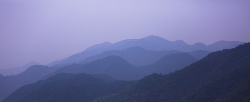 重峦叠嶂