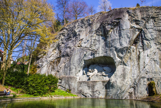 瑞士狮子纪念碑