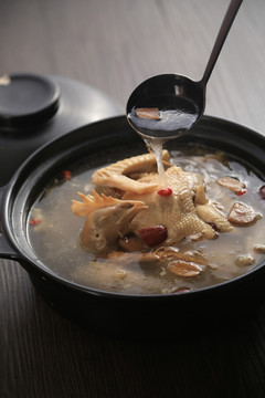人参炖土鸡