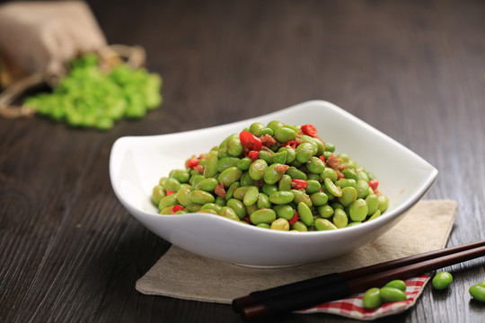 毛豆炒肉沫
