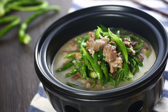 青椒焖拆骨肉