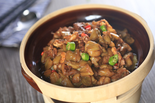 芋荷杆焖拆骨肉