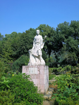 李时珍雕像