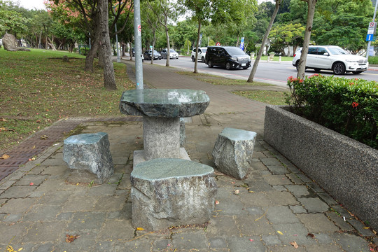 石头坐凳