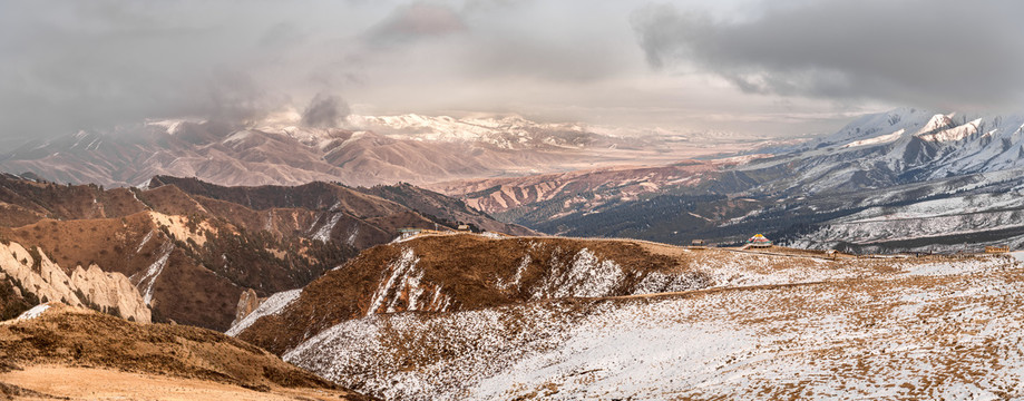 祁连山雪山