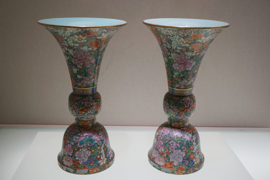 文物展品瓷花瓶