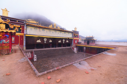 青海黄南夏琼寺大殿